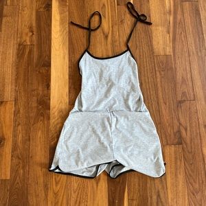 Gray jumper/jumper shorts
